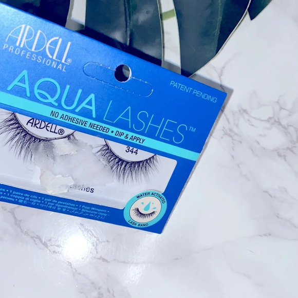 Ardell Aqua false lashes water activated - Picture 3 of 5